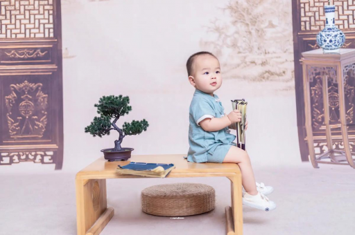 武汉供卵包生男孩宝宝几个月笑出声